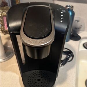 Keurig B40 coffee maker.  Good condition.